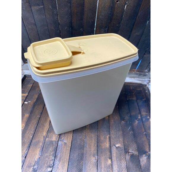 Vintage Tupperware Cereal Keeper Beige 1589-3 With Pour Lid - Picture 3 of 9